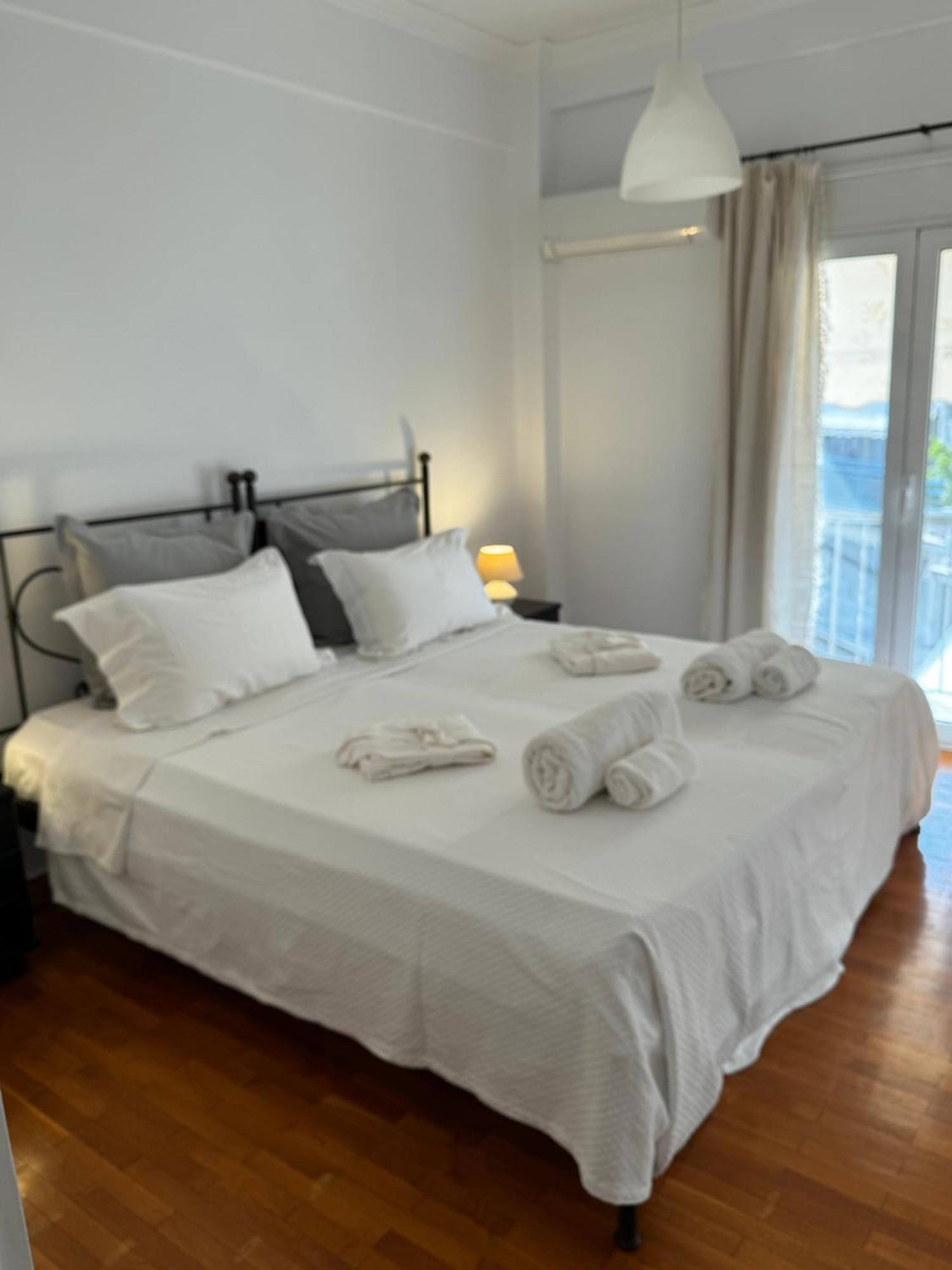 Apartment Elegant Penthouse 120sqm With Large Veranda, 5 Min Walk To Ambelokipous Metro Station