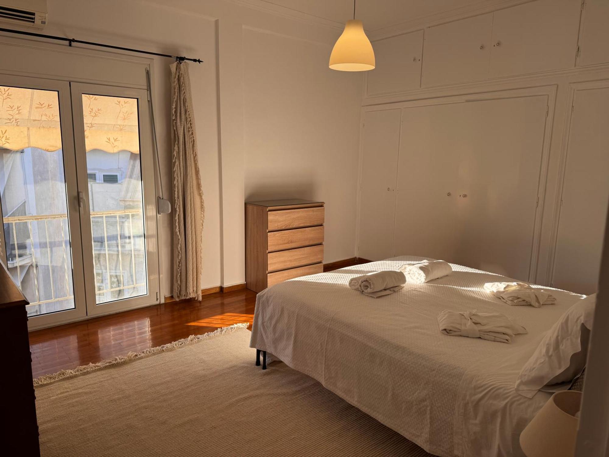 Elegant Penthouse 120sqm With Large Veranda, 5 Min Walk To Ambelokipous Metro Station * Athens